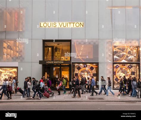 louis vuitton new york outlet|Louis Vuitton on 5th avenue.